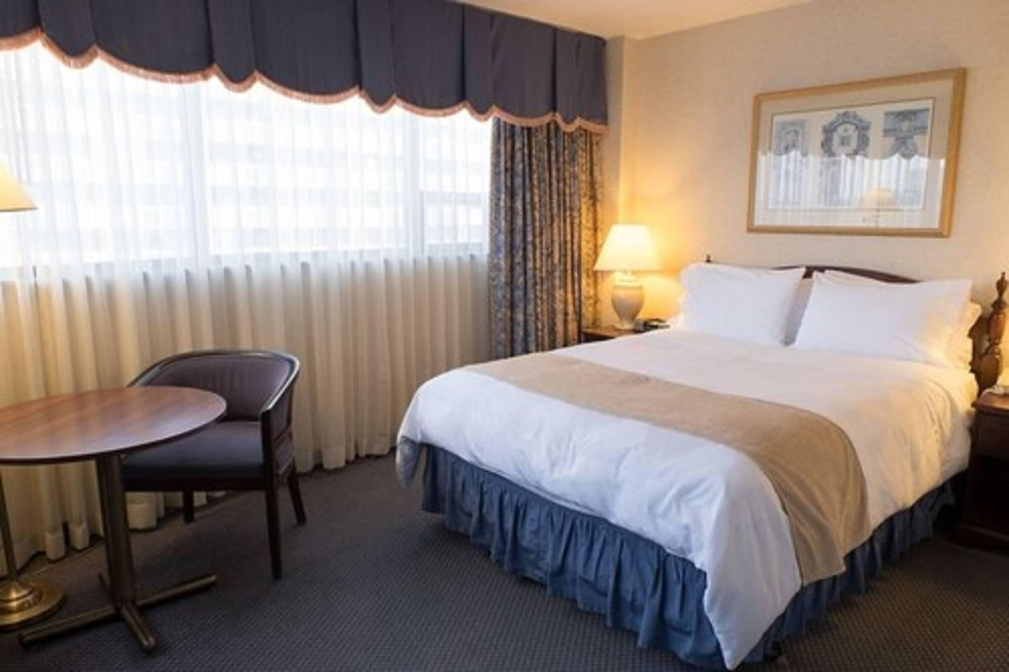 The Roehampton Hotel Toronto Exterior photo